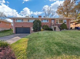 8915 Harwich Dr, Saint Louis, MO