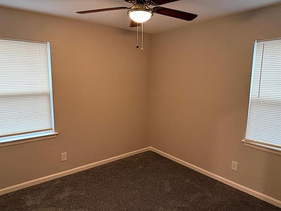 3rd image of 925 Bluewood Dr #925