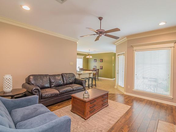 3rd image of 100 Wild Rose Ln