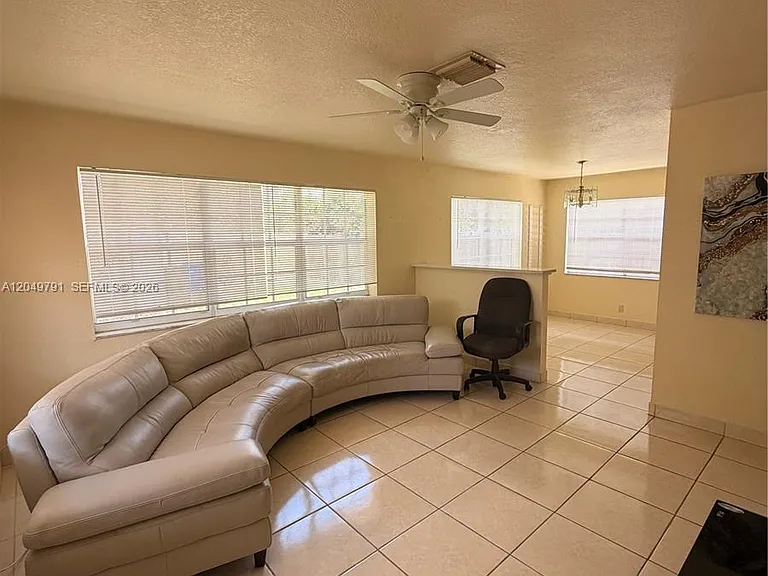 1141 NW 5th Ave #1-2 — Photo 5