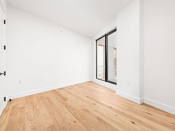 5th image of 570 Fulton St #22F