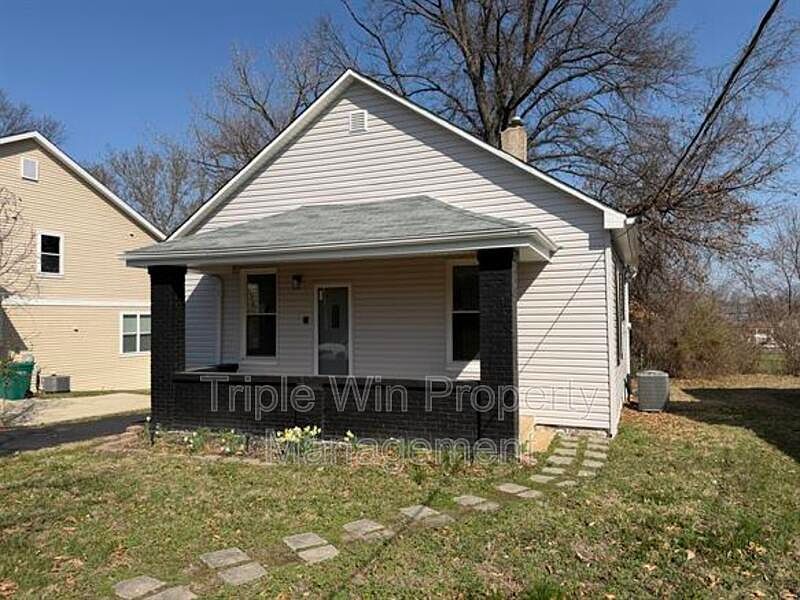 1st image of 123 W Thornton Ave