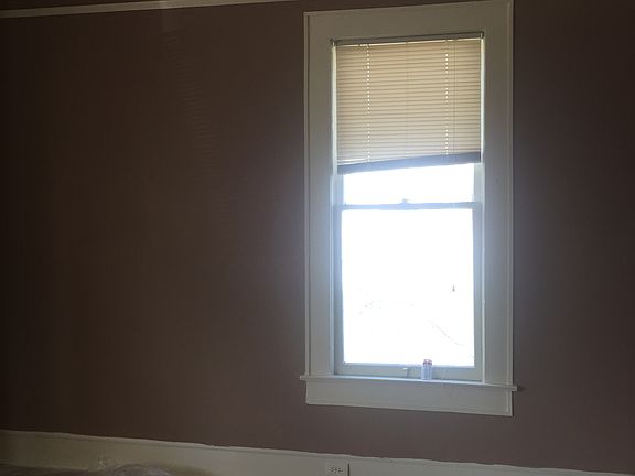 3rd image of 605 S College St