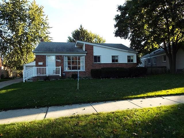 1st image of 32133 Loomis Dr
