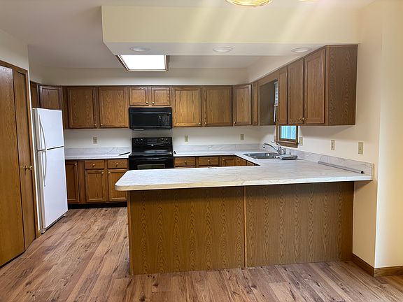 2nd image of 3210 Silverwood Dr