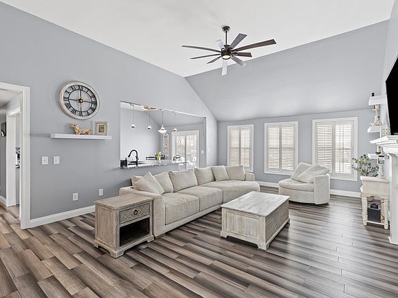 5th image of 125 Gleneagles Blvd