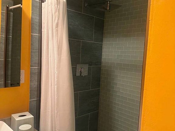 2nd image of 248 S Doheny Dr Unit 2