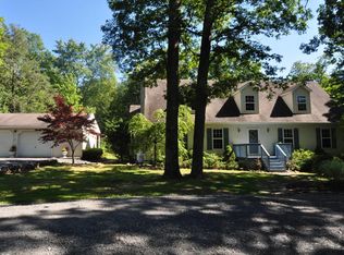 212 Fish Hill Rd, Tannersville, PA 18372