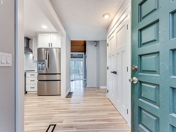 5th image of 18249 NE Cedar Dr
