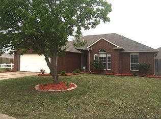 13696 S Poplar Pl, Glenpool, OK 74033