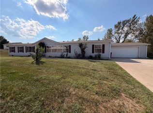 401 NE Sycamore Ct, Oak Grove, MO 64075
