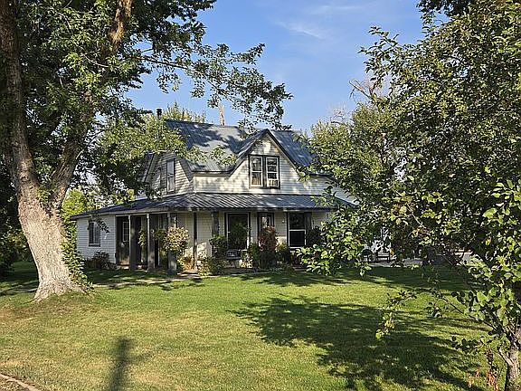 2nd image of 2143 Bonner Rd