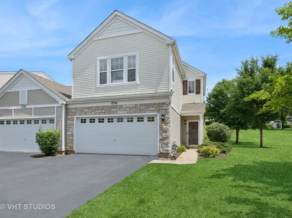 1936 Cobblestone Dr, Carpentersville, IL 60110