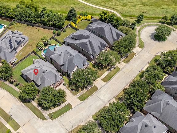 3rd image of 5103 Rollingwood Oak Ln