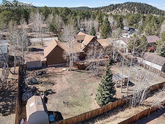 5th image of 835 Northwoods Dr W