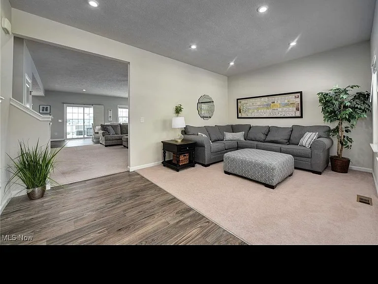 9206 Winfield Ln — Photo 2