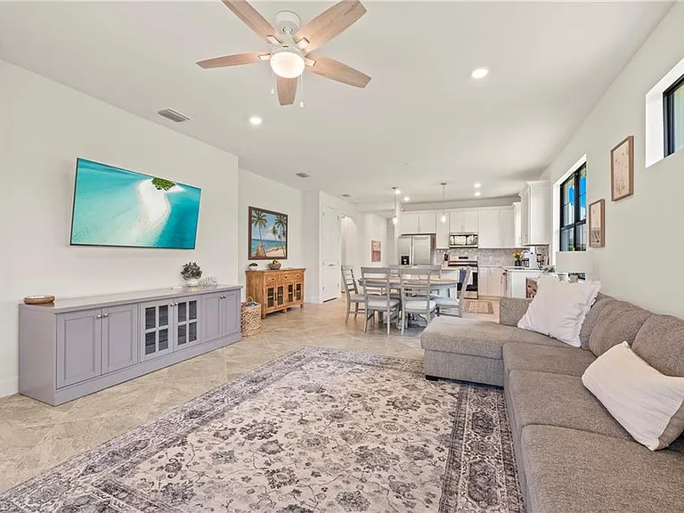 17434 Caravita Ln — Photo 4