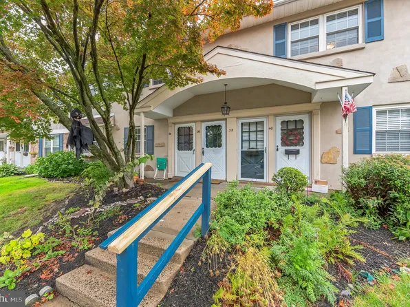 38 Wexford Dr, North Wales, PA 19454