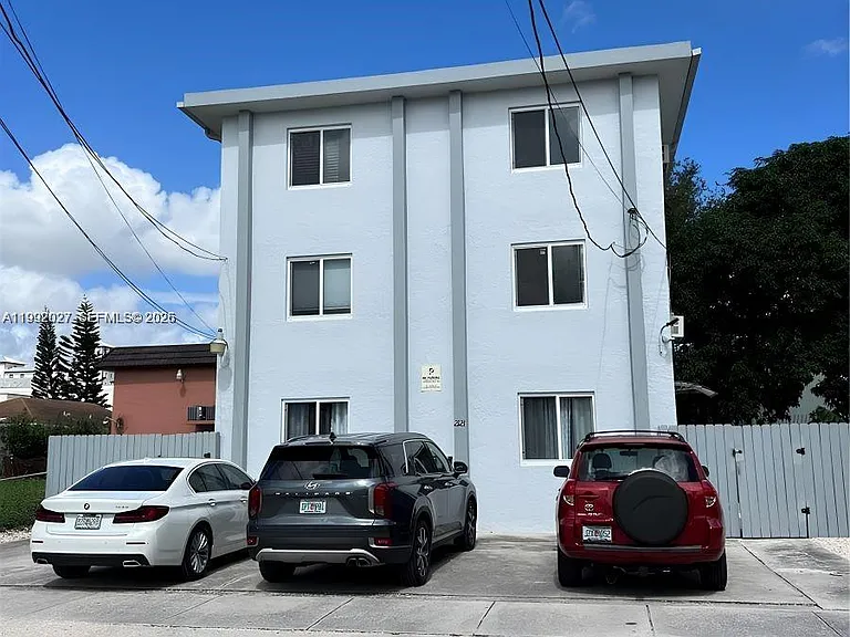 2121 SW 4th St #2 — Photo 16