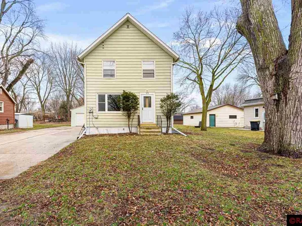 616 E 12th St, Blue Earth, MN 56013