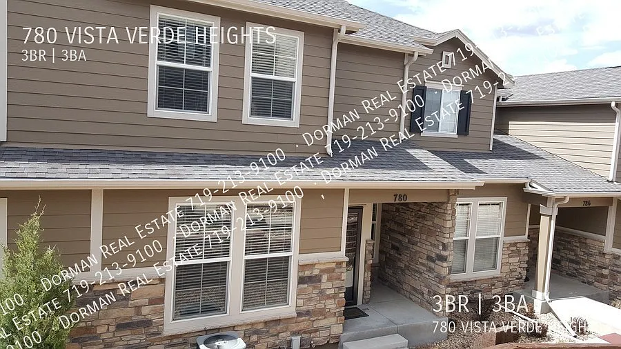 3 Bedroom In South Monument — Photo 1