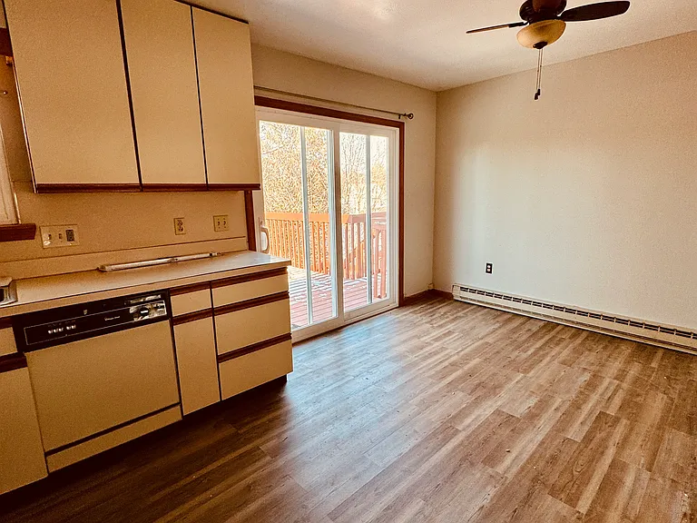 24 Cedar Ave #2 — Photo 4