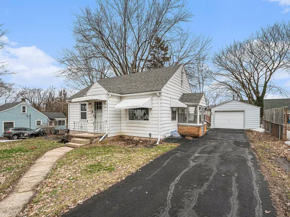 1526 Hillcrest Ave NW, Grand Rapids, MI 49504