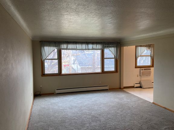 5th image of 136 11th Ave N