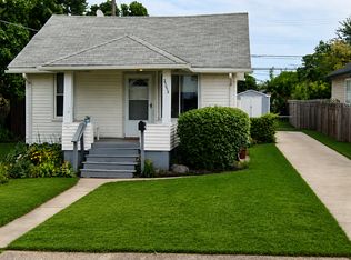 25052 Comfort St, Center Line, MI 48015