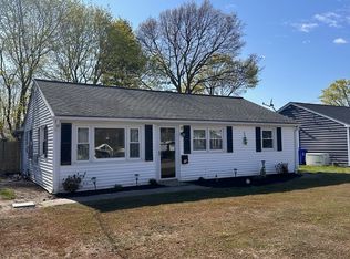 15 Rosedale Dr, Bristol, RI 02809