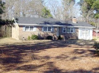 305 Sand Hill Rd, Currie, NC 28435