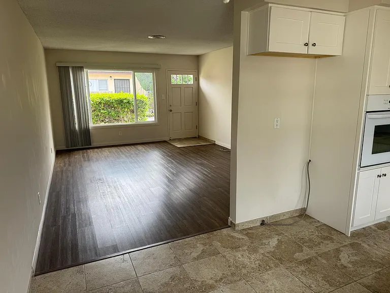 21015 Wood Ave #B — Photo 3