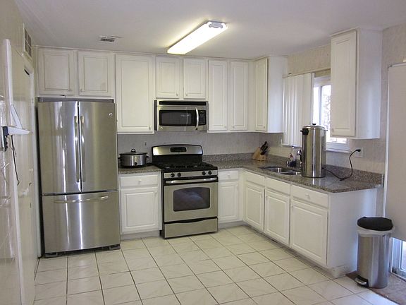 4th image of 1713 Princeton Ave