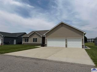 1082 Bogart St, Clinton, IN 47842