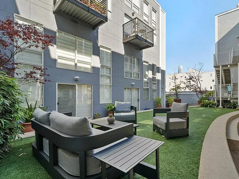 950 Harrison St — Photo 39