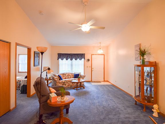 4th image of 1098 Chovan Dr #1098