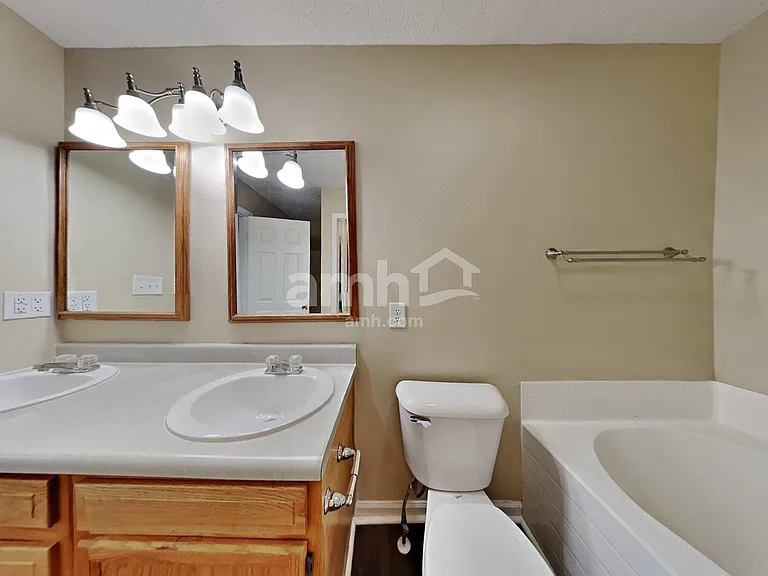 9772 Trail Dr — Photo 14