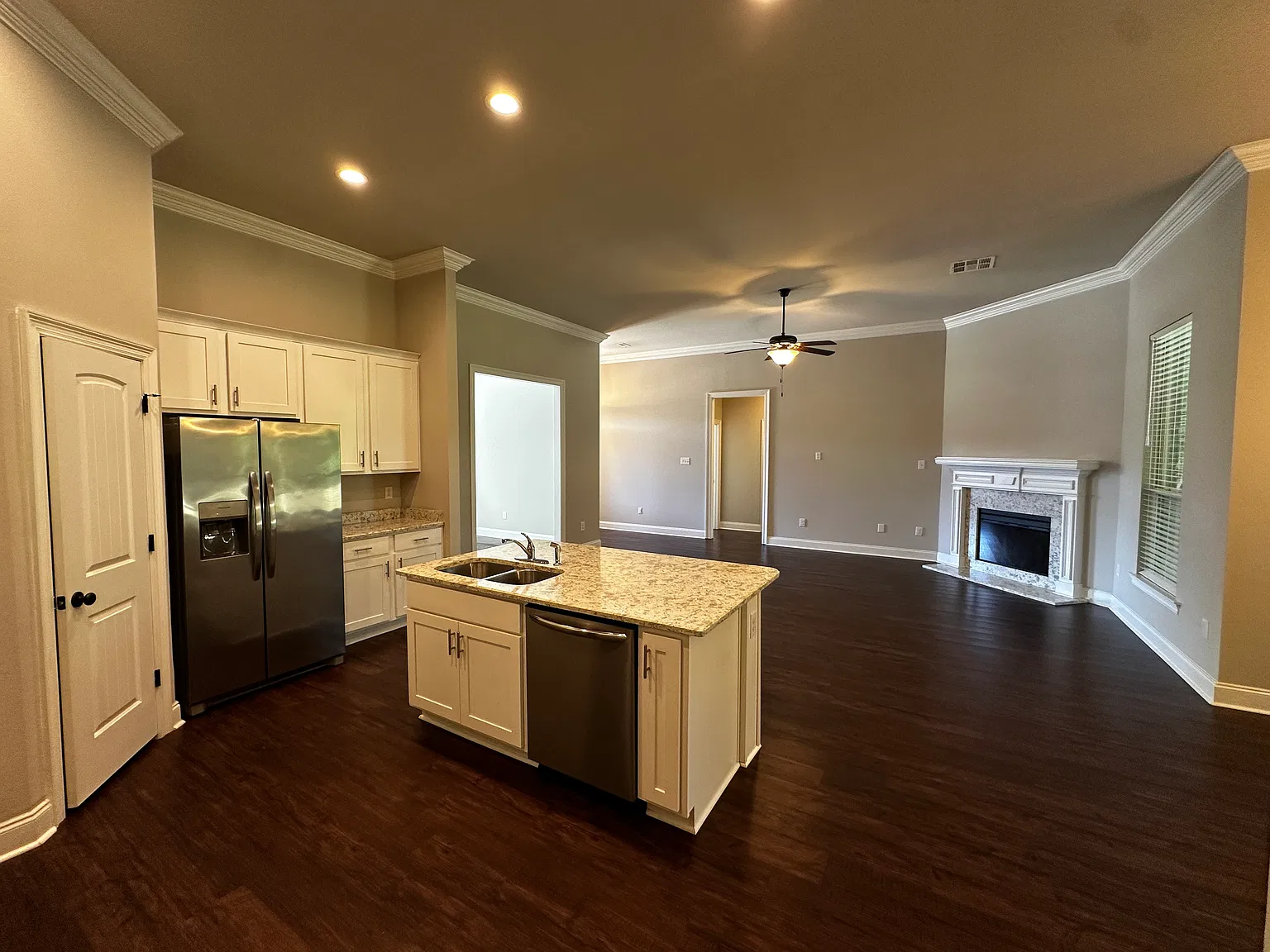 Available Now! 3 Bed 2 Bath In Fairhope! — Photo 3