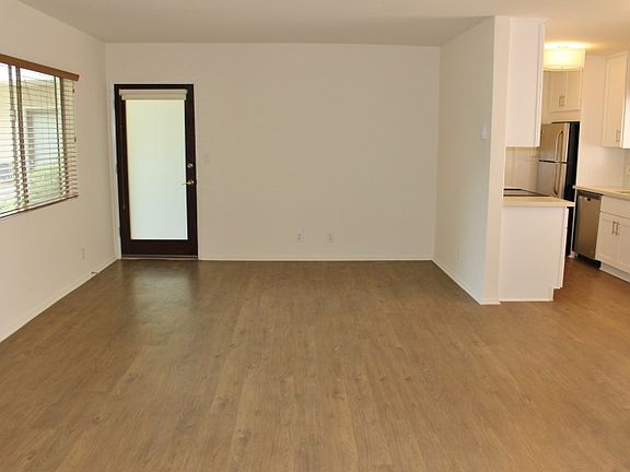 5th image of 1850 Greenfield Ave APT 3