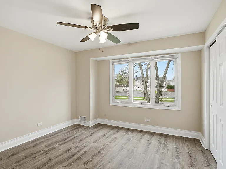 923 S La Grange Rd — Photo 10