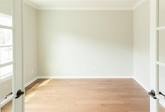 2nd image of 896 Bannerwood Dr