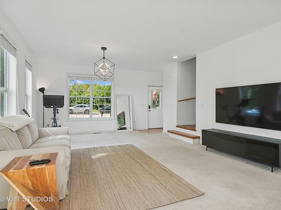 5th image of 208 Bluff Ct
