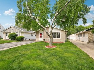 2109 N 113th St, Wauwatosa, WI 53226