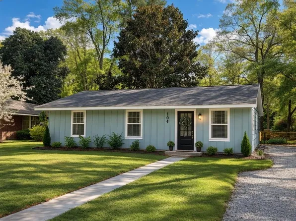107 Dawson St, Brewton, AL 36426