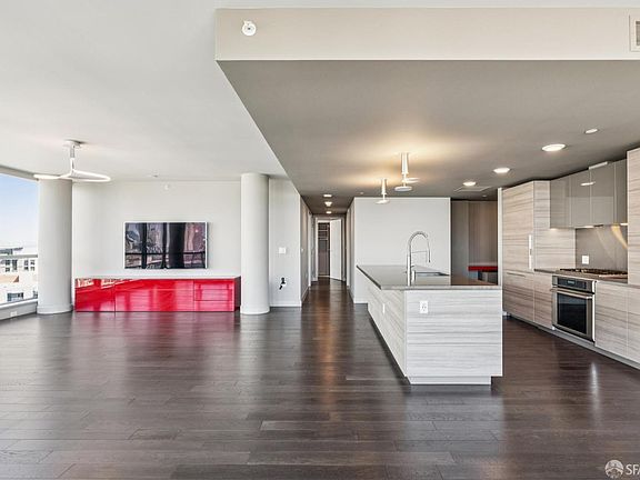 4th image of 708 Long Bridge St APT 1109