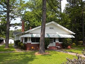 2nd image of 4049 Magnolia St