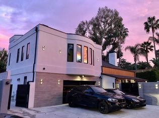 15230 Greenleaf St, Sherman Oaks, CA 91403