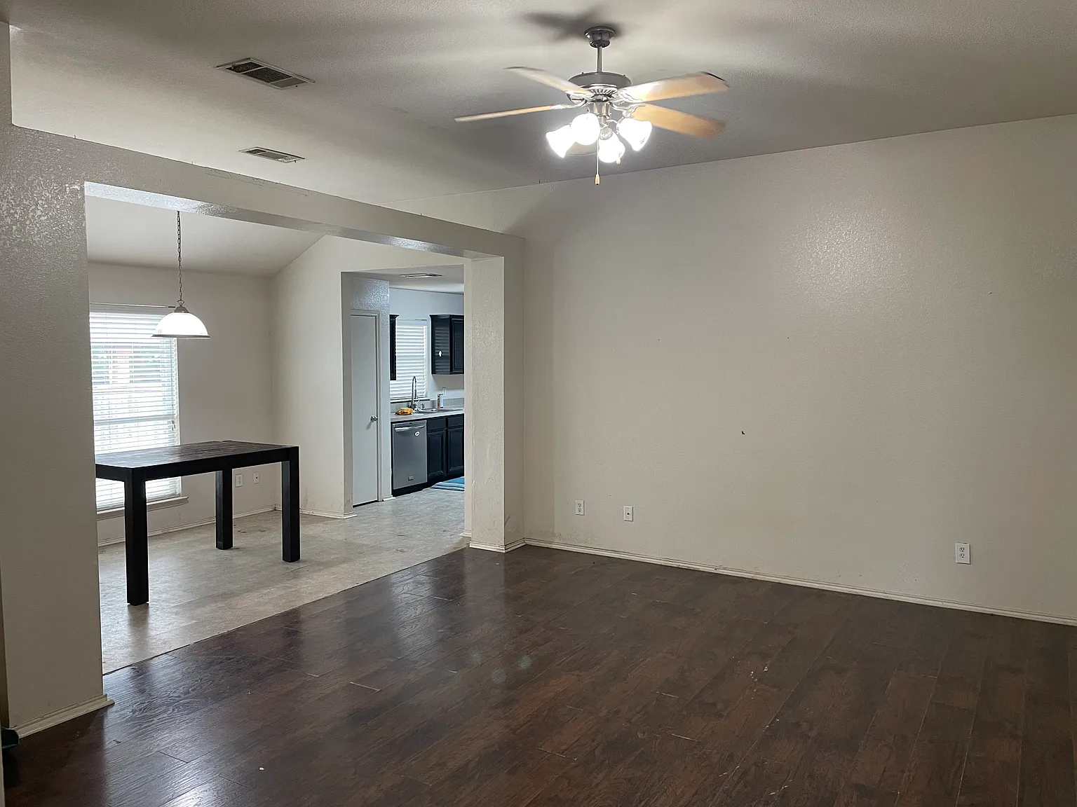 4 bed, 1688 sqft, $1,750 — Photo 4