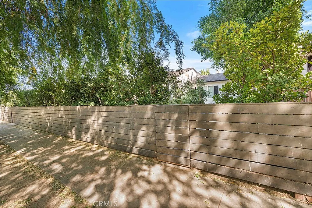 Building Photo - 6512 Coldwater Canyon Ave