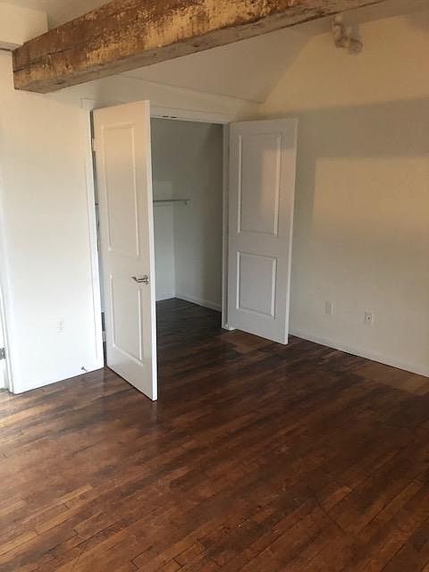 2nd image of 412 Bridge St #412